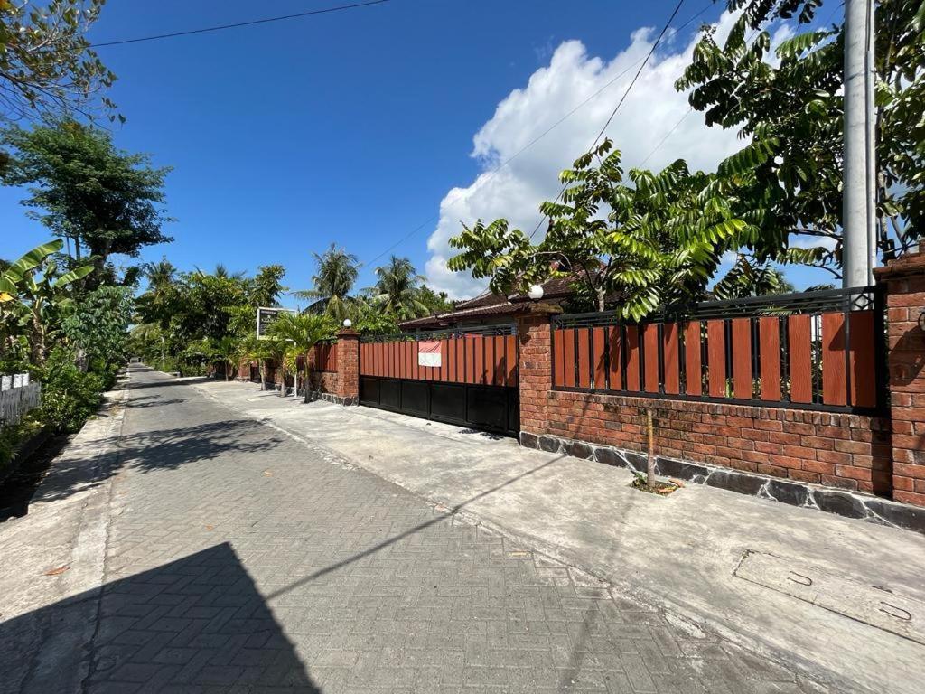 Capital O 92615 Villa Utama D'Alas Purwo Ringinpintu Ngoại thất bức ảnh