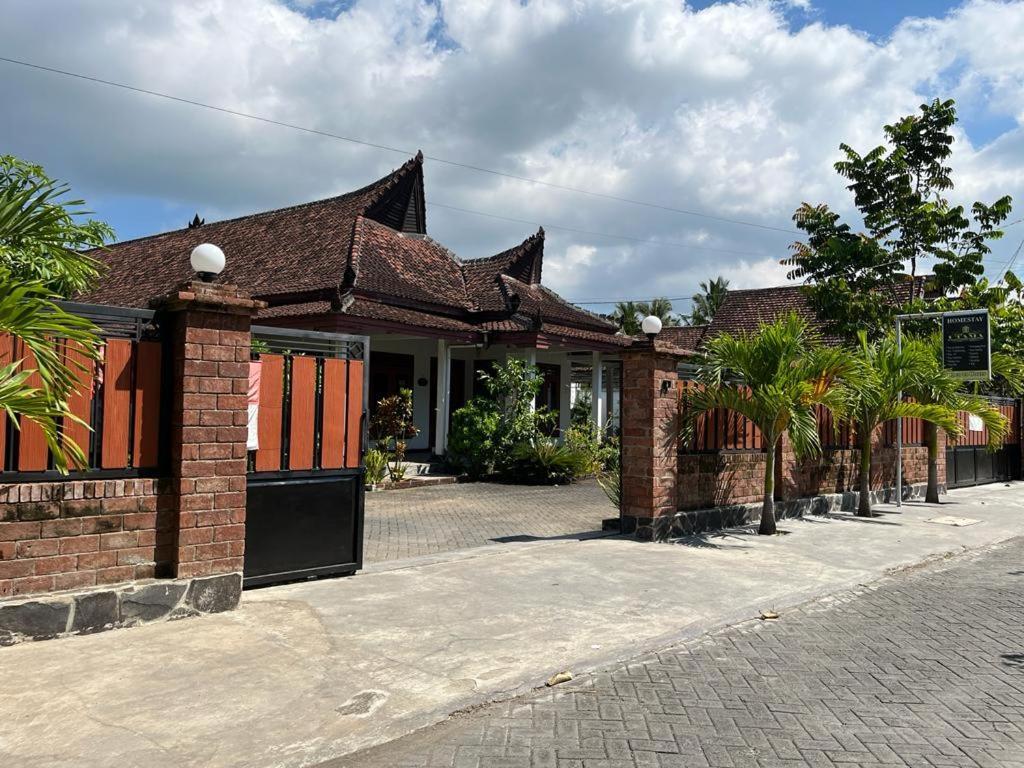 Capital O 92615 Villa Utama D'Alas Purwo Ringinpintu Ngoại thất bức ảnh